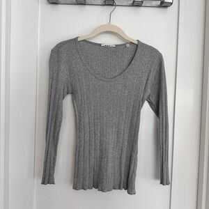 DÔEN Gray Ribbed Long Sleeve Top size XS, VGUC